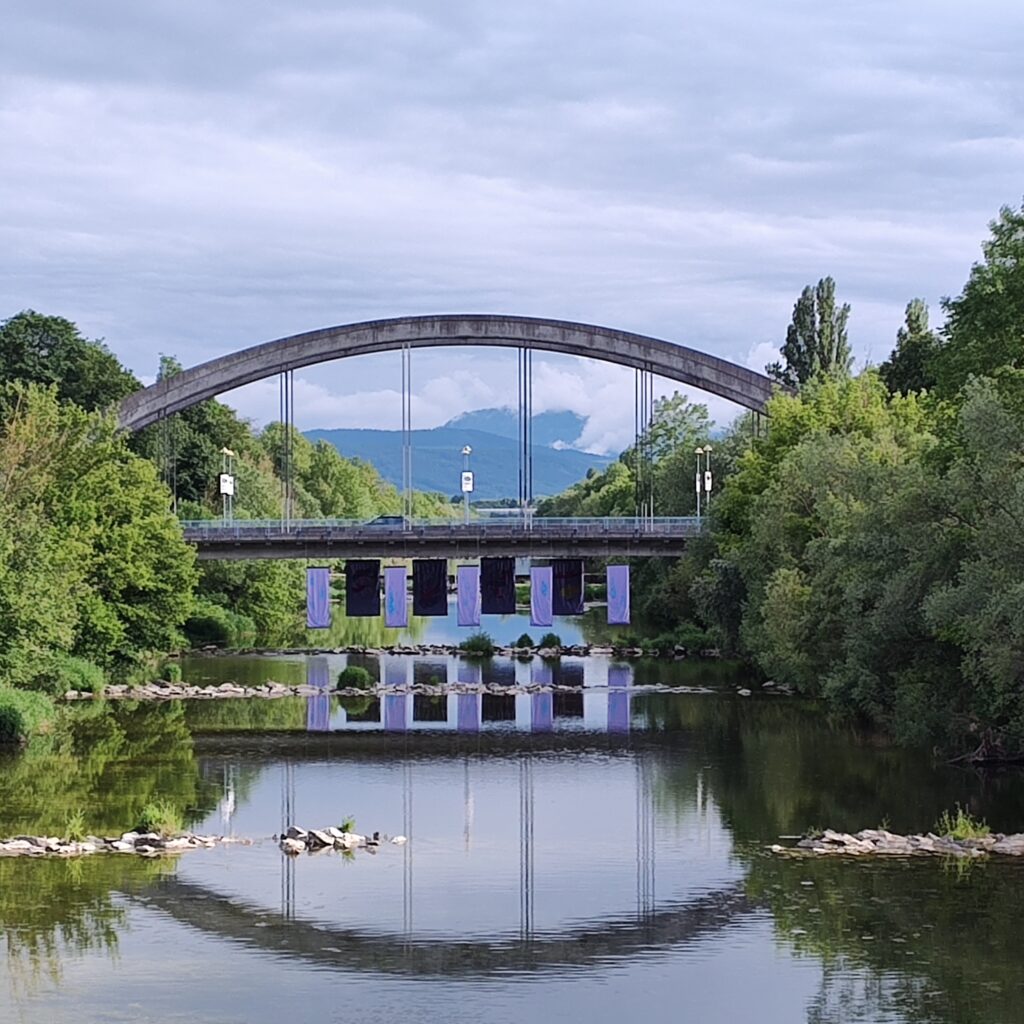 Tied-arch bridge symbolizing PontisMind's mission to build cultural connections.